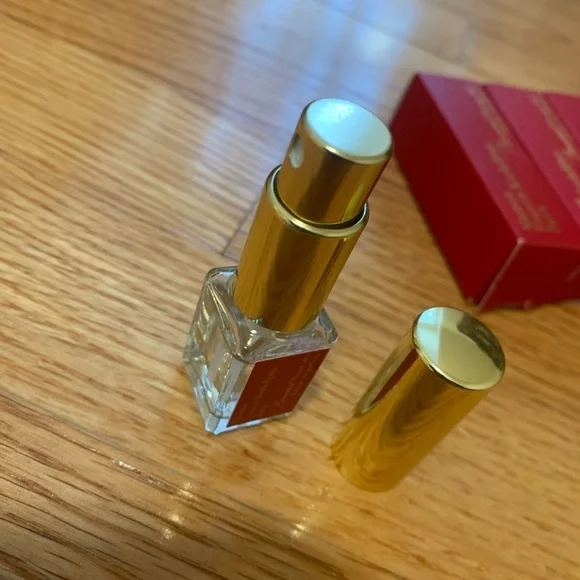 Maison Francis Kurkdjian Rouge 540 Red Packaging - Picture 3 of 7